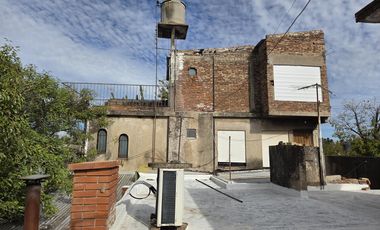 VENTA CASA 4 AMB. CON PARRILLA PATIO GARAGE Y DEPTO 3 AMB CON TERRAZA BALCÓN - APTA CRÉDITO - MORENO