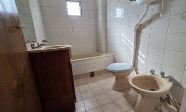 VENTA CASA 4 AMB. CON PARRILLA PATIO GARAGE Y DEPTO 3 AMB CON TERRAZA BALCÓN - APTA CRÉDITO - MORENO