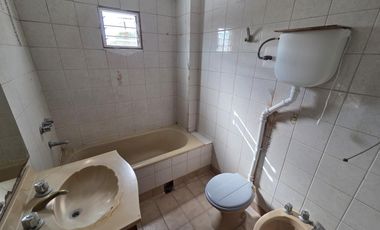 VENTA CASA 4 AMB. CON PARRILLA PATIO GARAGE Y DEPTO 3 AMB CON TERRAZA BALCÓN - APTA CRÉDITO - MORENO