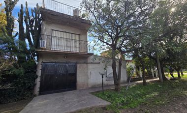 VENTA CASA 4 AMB. CON PARRILLA PATIO GARAGE Y DEPTO 3 AMB CON TERRAZA BALCÓN - APTA CRÉDITO - MORENO