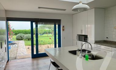 LINDA CASA DE CAMPO AMOBLADA Y EQUIPADA CON TERRAZA, PARRILLA Y PISCINA - QUILMANA