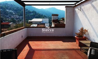 CASA CÉNTRICA EN RENTA EN VALLE DE BRAVO