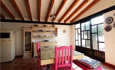 CASA CÉNTRICA EN RENTA EN VALLE DE BRAVO