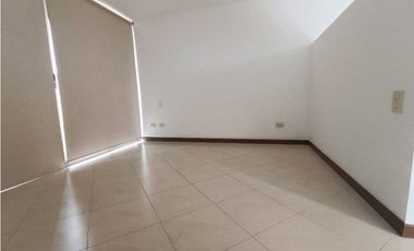 Alquiler APTO-PATIOBONITO-POBLADO