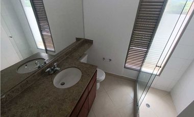 Alquiler APTO-PATIOBONITO-POBLADO