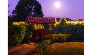 CASA CON 1.530 M2 DE TERRENO EN LA ESTRELLA