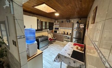 Venta Casa Familiar con Depto Independiente