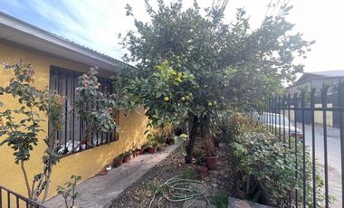 Casa En Pasaje Seguro - San Joaquín