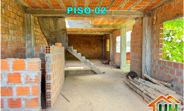 VENDO CASA DE 02 PISOS EN ESQUINA - CERCA A C.C REAL PLAZA