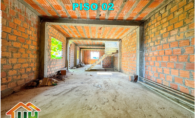 VENDO CASA DE 02 PISOS EN ESQUINA - CERCA A C.C REAL PLAZA