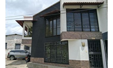 VENTA DE CASA BARRIO LAS ACACIAS ARMENIA 114 Mts2