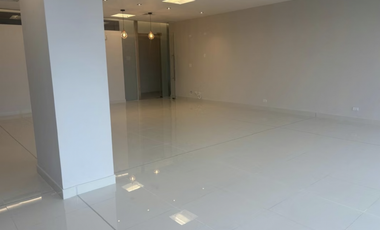SE ALQUILA OFICINA  EN COSTA DEL ESTE  BOULEVARD DEL ESTE DE 92M2