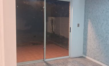 SE ARRIENDA HERMOSA CASA EN ZONA RESIDENCIAL