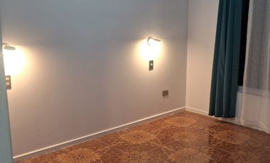 SE ARRIENDA HERMOSA CASA EN ZONA RESIDENCIAL