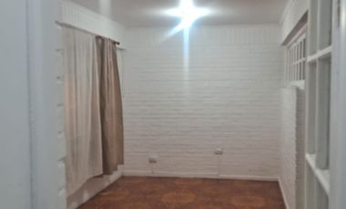 SE ARRIENDA HERMOSA CASA EN ZONA RESIDENCIAL