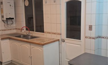 SE ARRIENDA HERMOSA CASA EN ZONA RESIDENCIAL