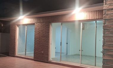 SE ARRIENDA HERMOSA CASA EN ZONA RESIDENCIAL