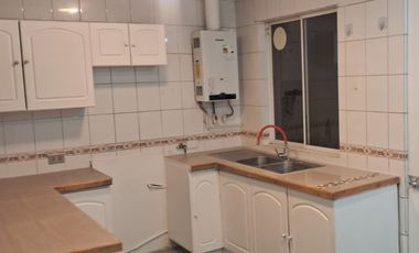 SE ARRIENDA HERMOSA CASA EN ZONA RESIDENCIAL