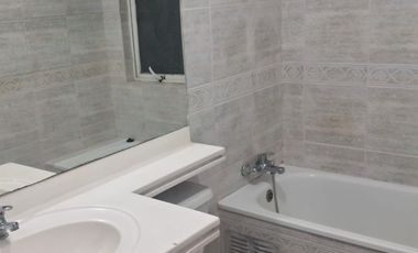 SE ARRIENDA HERMOSA CASA EN ZONA RESIDENCIAL