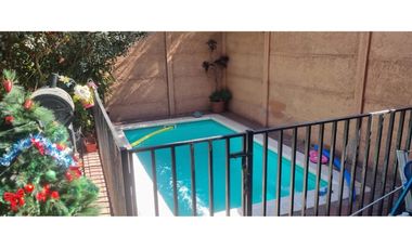 ¡Encantadora casa en venta en Buin con piscina!