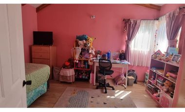¡Encantadora casa en venta en Buin con piscina!