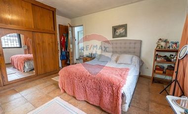 Amplia y luminosa casa en Macul (656 m2)