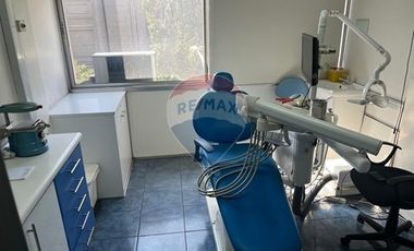 Centro médico 2 privados amoblada