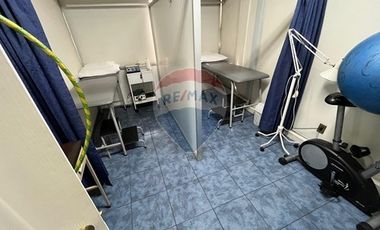 Centro médico 2 privados amoblada