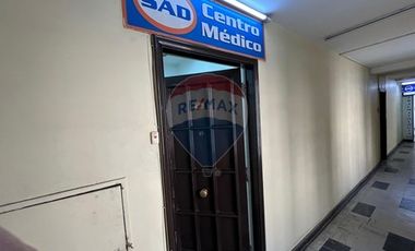 Centro médico 2 privados amoblada