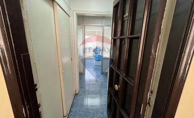 Centro médico 2 privados amoblada