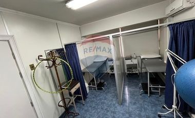 Centro médico 2 privados amoblada