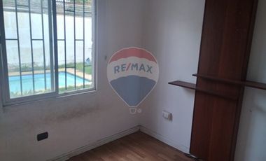 ¡Casa ideal en Larapinta, Lampa,  con piscina!