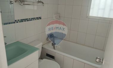 ¡Casa ideal en Larapinta, Lampa,  con piscina!