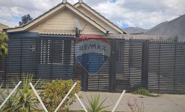 ¡Casa ideal en Larapinta, Lampa,  con piscina!