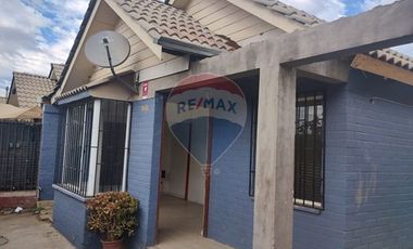 ¡Casa ideal en Larapinta, Lampa,  con piscina!
