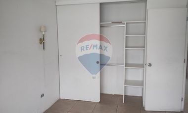 ¡Casa ideal en Larapinta, Lampa,  con piscina!
