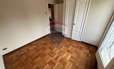 Casa 5 dormitorios, 3 baños, 2 estacionamientos