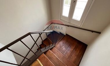 Casa 5 dormitorios, 3 baños, 2 estacionamientos