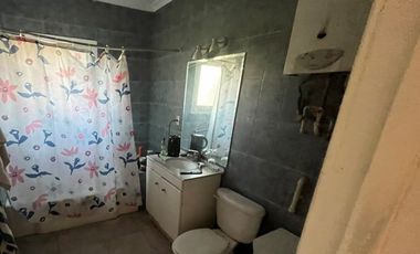 Casa 5 dormitorios, 3 baños, 2 estacionamientos