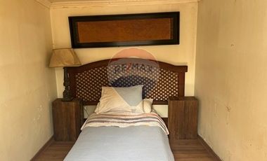 Casa 5 dormitorios, 3 baños, 2 estacionamientos