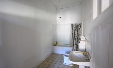 Gran casona comercial pleno centro Pichilemu