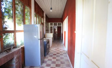 Gran casona comercial pleno centro Pichilemu