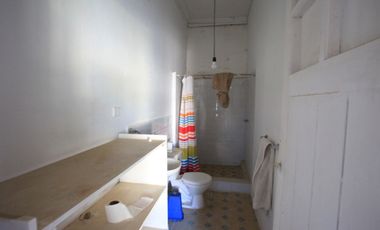 Gran casona comercial pleno centro Pichilemu