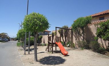 Linda Casa en Condominio Los Veleros
