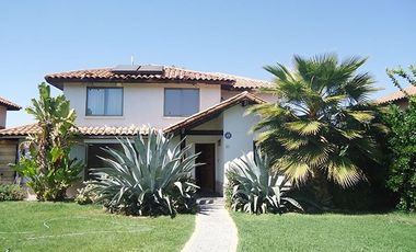 Linda Casa en Condominio Los Veleros