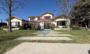 Tu nuevo hogar en Club de Golf Los Lirios