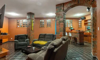 Casa en venta en San Nicolás Totolapan, La Magdalena Contreras, Ciudad de México