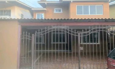 Alquiler de Casa a pasos de Brisas del Golf y la estación del metro