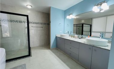 ALQUILO APARTAMENTO EN AVE, BALBOA, AMOBLADO, 4 RECAMARAS.