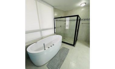 ALQUILO APARTAMENTO EN AVE, BALBOA, AMOBLADO, 4 RECAMARAS.